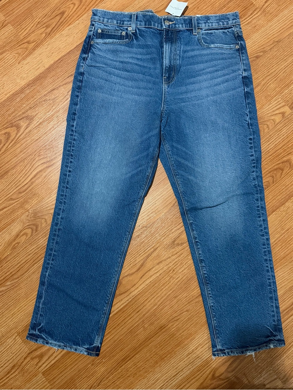 American Eagle Outfitters Women's Straight Leg Jeans in Mid Blue Denim